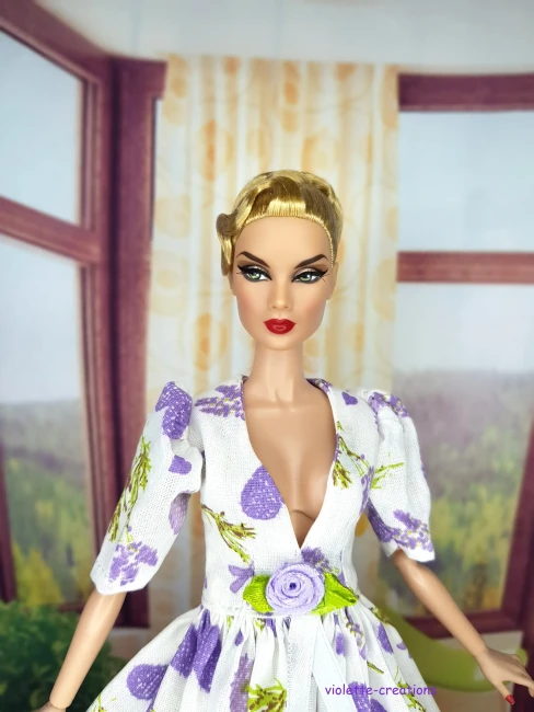 Robe poupée Barbie lavande coton provençal décolleté V avec rose en ruban robe poupée Barbie coton provençal lavande rose ruban élégante