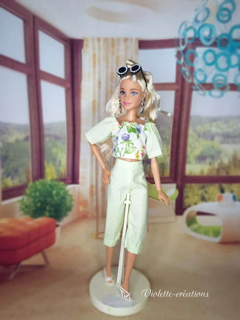 tenue-poupee-ete-vert-menthe-haut-fleuri