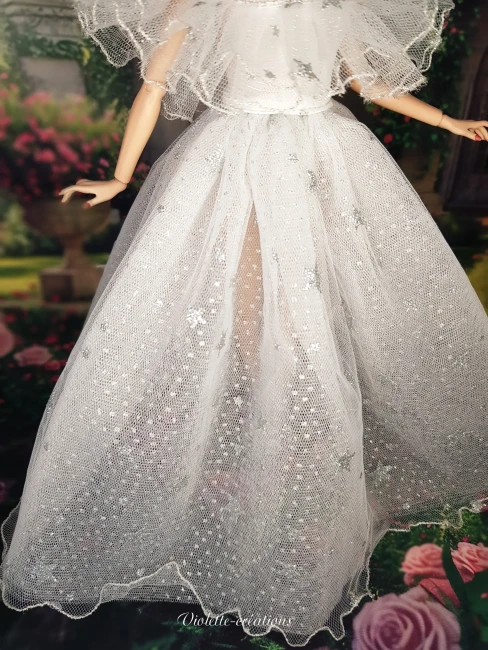 Robe de princesse féerique en tulle étoilé blanc pour poupée 30 cm par Violette-créations