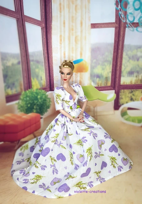 Robe poupée Barbie lavande coton provençal décolleté V avec rose en ruban robe poupée Barbie coton provençal lavande rose ruban élégante