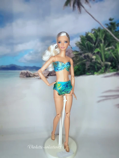 Chic à la Piscine – Maillot de Bain 2 Pièces pour Poupée Mannequin type barbie maillot de bain 2 pièces poupée mannequin lycra motifs élégants