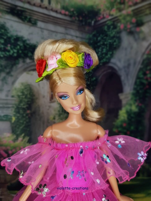 Robe de princesse fuchsia scintillante avec serre-tête fleurs multicolores pour poupée type Barbie