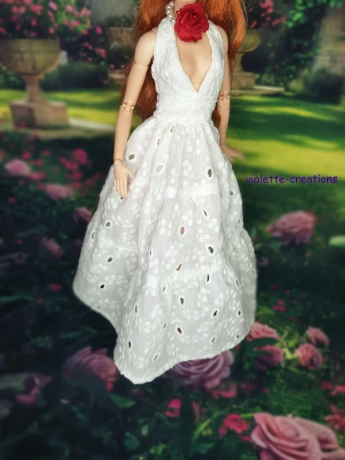 Robe longue en broderie anglaise artisanale pour poupée mannequin 29 cm type Barbie – violette-créations