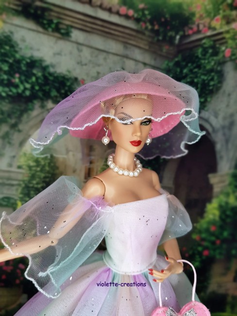 Robe princesse multicolore en tulle pailleté pour poupée Barbie avec chapeau rose et sac cœur