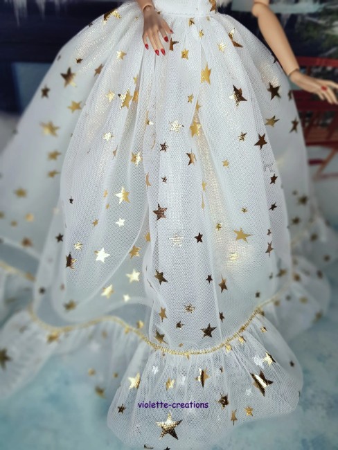 Robe princesse en organza blanc avec étoiles dorées et étole en fourrure pour poupée Barbie