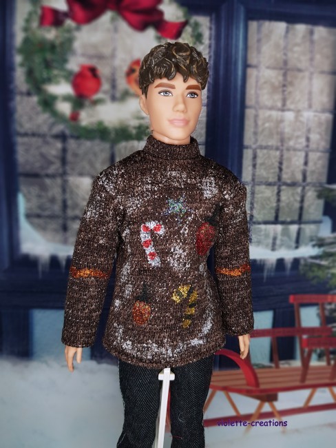 Pull de Noël marron en coton pour poupée Ken, décor cannes en sucre, cœurs et étoiles, création artisanale Violette-Creations