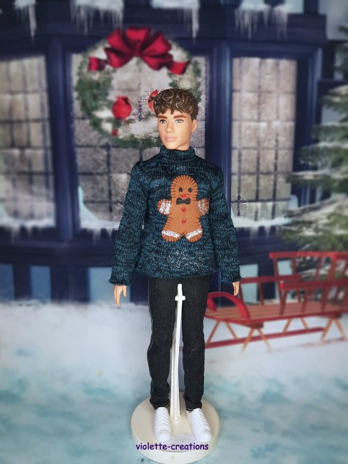 Pull de NoĂ«l bleu pour poupĂ©e Ken â Coton doux & fait main Pull de NoĂ«l bleu en coton pour poupĂ©e Ken, petit biscuit, crĂ©ation artisanale Violette-Creations