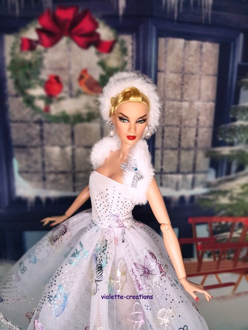 Robe princesse en organza blanc avec papillons colorés et étole en fourrure pour poupée Barbie
