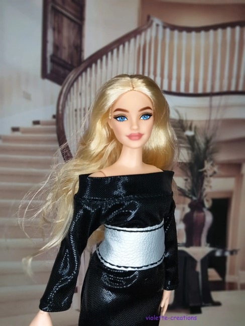 Robe de soirée noire et argentée faite main pour poupée poupée Barbie Curvy avec sac assorti