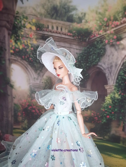 Robe princesse vert d'eau en tulle avec fleurs scintillantes pour poupée Barbie