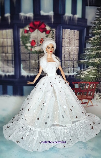 Robe princesse en organza blanc avec étoiles argentées et étole en fourrure pour poupée Barbie