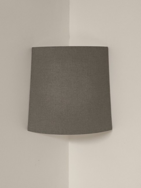 Applique murale d'angle trapèze gris foncé effet textile