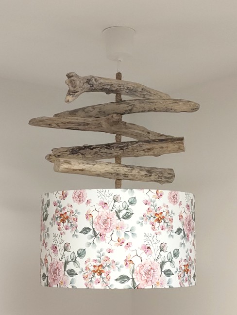 lustre bois flotté fleurs roses