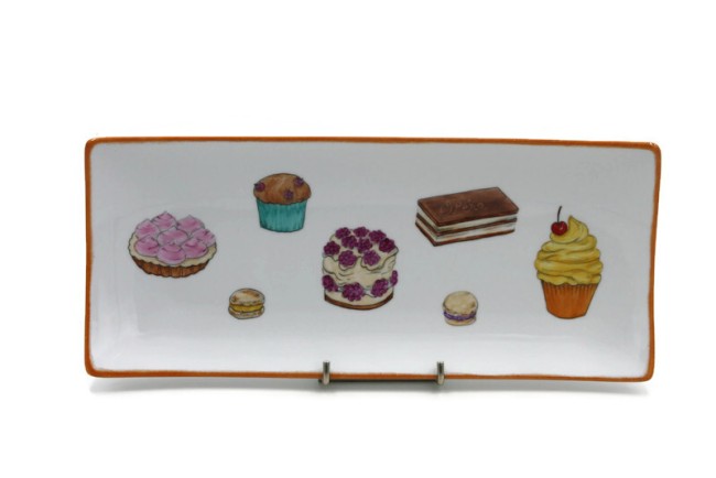 Pigments et Porcelaine Plat à cakes décor mignardises (1)