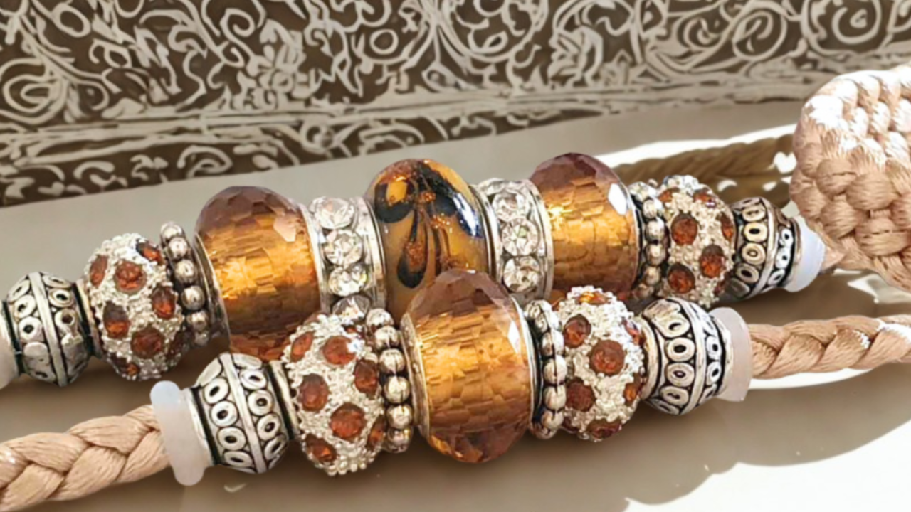 Laisse d'expositon champagne avec perles, création élégante pour chien par Azureaw - Fait main