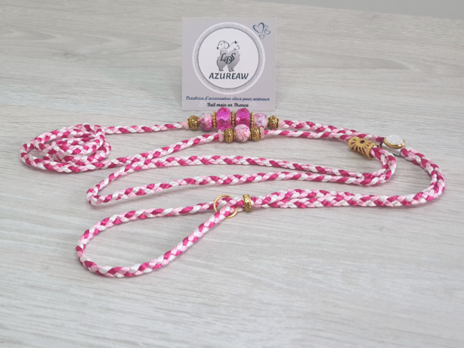 Laisse d’exposition Azureaw tressée fuchsia, rose et blanc avec perles Laisse d’exposition Reflet Rosé Azureaw, tressée fuchsia, rose et blanc avec perles