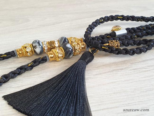 Laisse d’exposition Luxe pour grand chien noire et dorée avec perles et pompon | Azureaw
