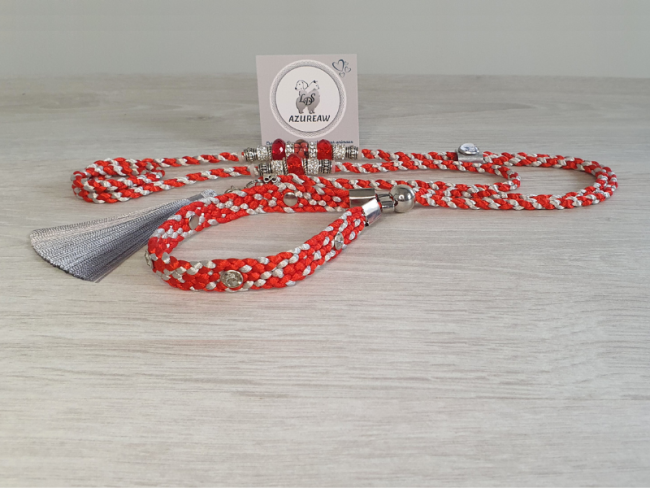 Laisse expositions canines LUXE CRISTAL ROUGE avec pompon  (rouge argenté) pour grand chien - Fait main