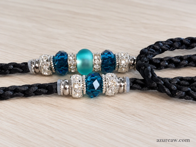 Laisse d’exposition NOCTURNE TURQUOISE noir avec perles turquoise et argent | Azureaw