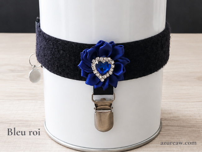 Brassard Porte-numéro Fleur cœur Bleu roi - Fait main - Azureaw