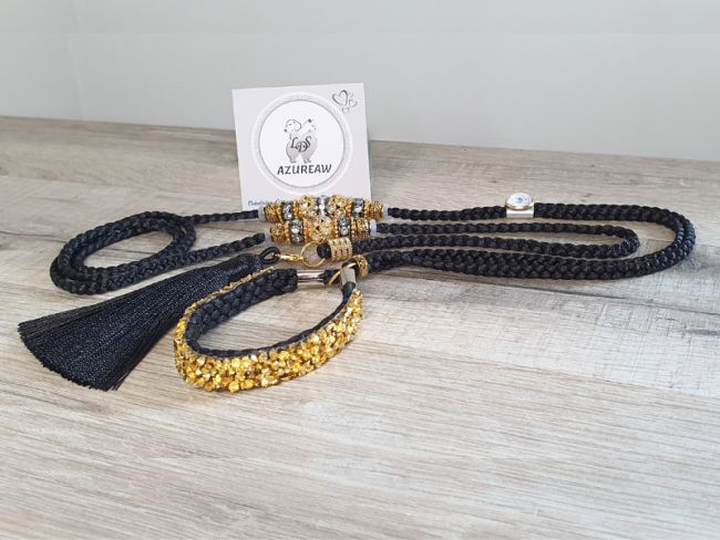 Laisse d’exposition canine Éclat Noir & Or Azureaw, noire avec sous-gorge pailleté, perles et pompon assorti , entièrement tressée main.