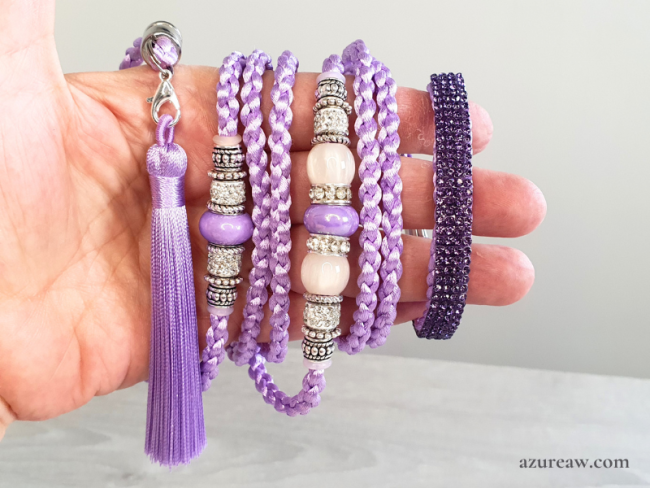 Détails laisse d’exposition Luxe Cristal Éclat de Lilas tressée à la main parme avec sous-gorge strassée pour moyen chien.