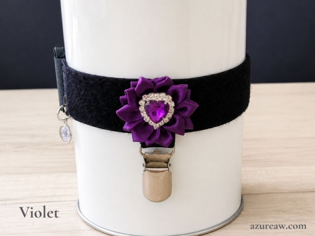 Brassard Porte-numéro Fleur cœur Violet - Fait main - Azureaw