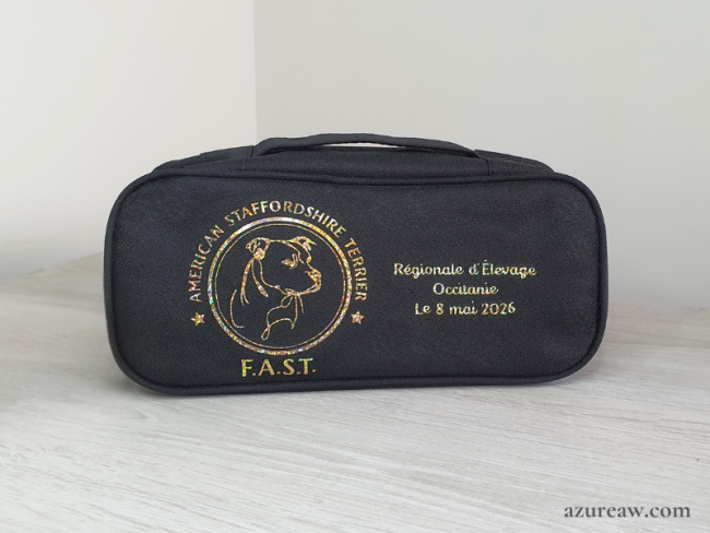Pochette de toilettage et accessoires pour chien personnalisable, fermée, vue extérieure