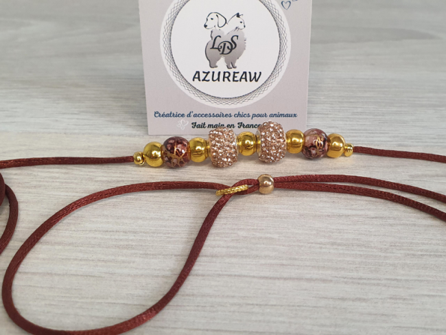 Laisse d’exposition cordon de satin chocolat, perles chocolat, champagnes et dorées – Azureaw