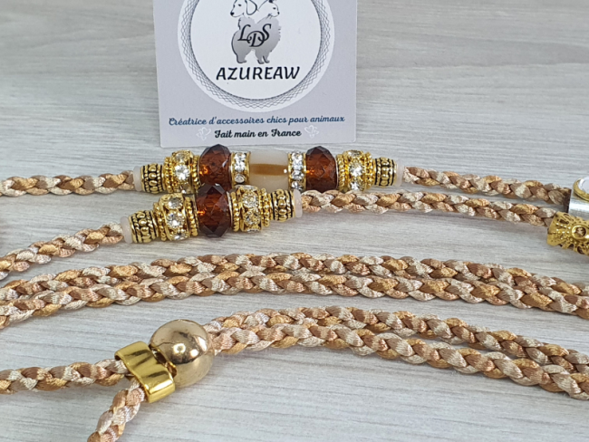 Laisse d’exposition canine Douceur d’Ambre Azureaw, champagne et caramel avec perles ambrées, entièrement tressée main.