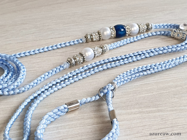 Laisse d’exposition canine Ciel de Perle Azureaw, bleu bébé avec perles, entièrement tressée main.