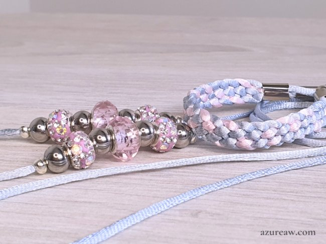 Laisse d’exposition argent et rose avec perles, poignée et sous-gorge tressé – Rose d’Argent