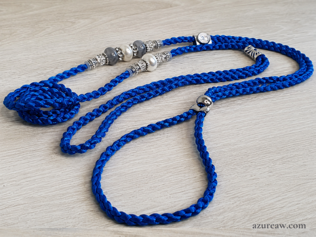 Laisse d’exposition Azureaw tressée bleu roi avec perles Laisse d’exposition Reflet Royal Azureaw, tressée bleu roi avec perles