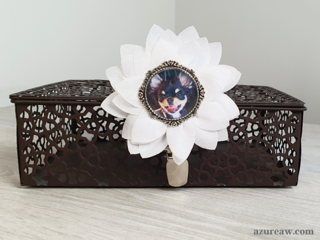 Broche porte-numéro Azureaw Fleur Personnalisée avec photo- Fait main