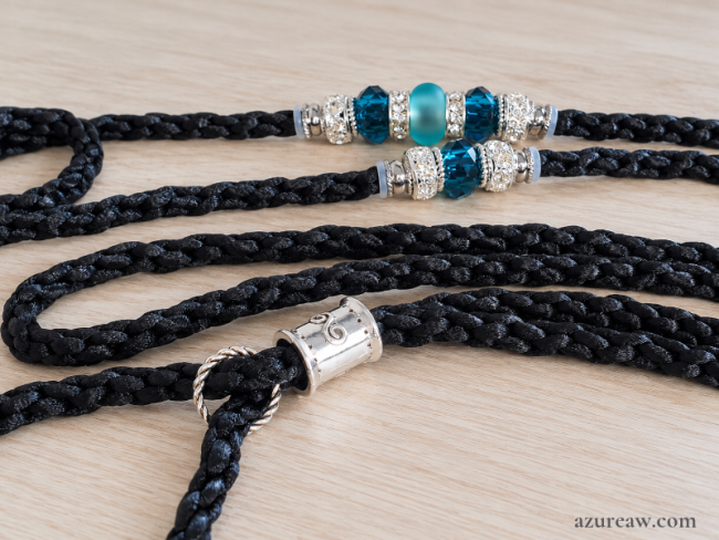 Laisse d’exposition NOCTURNE TURQUOISE noir avec perles turquoise et argent | Azureaw