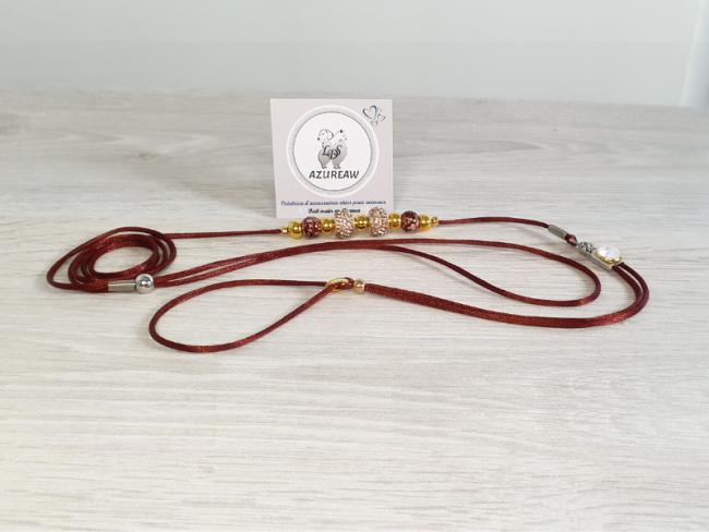 Laisse d’exposition cordon de satin chocolat, perles chocolat, champagnes et dorées – Azureaw