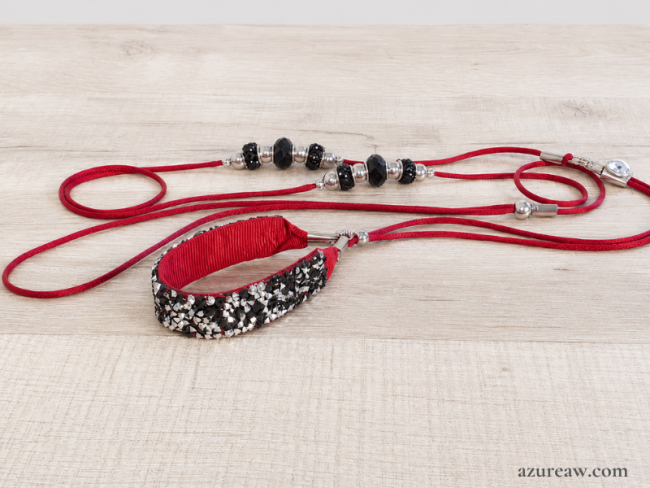 Laisse d’exposition BORDEAUX NUIT pour mini chien, satin bordeaux avec pailleté et perles noir et argenté | Azureaw