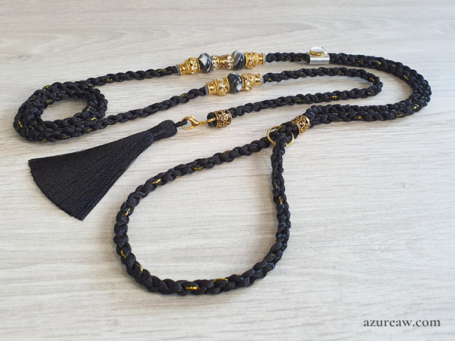 Laisse d’exposition Luxe pour grand chien noire et dorée avec perles et pompon | Azureaw