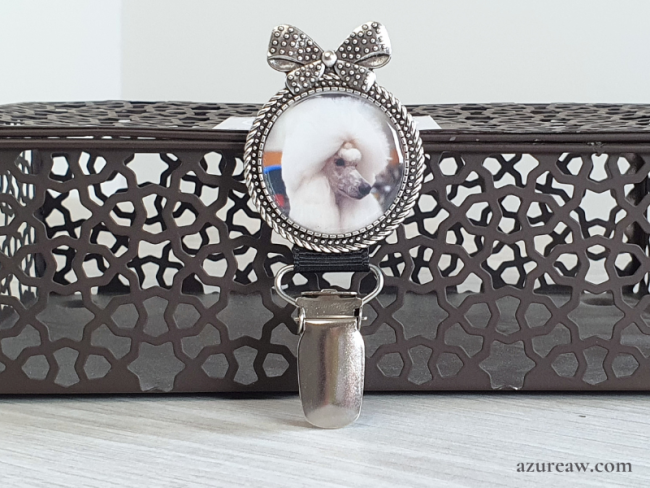 Broche porte-numéro personnalisé avec photo - modèle Nœud - Fait main