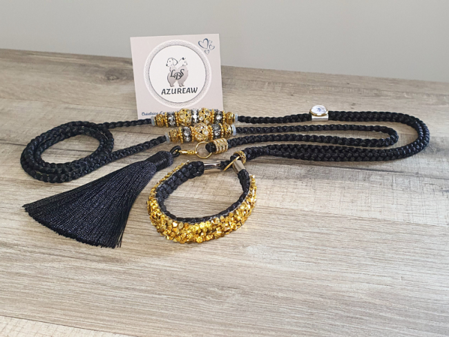 Laisse d’exposition canine Éclat Noir & Or Azureaw, noire avec sous-gorge pailleté, perles et pompon assorti , entièrement tressée main.