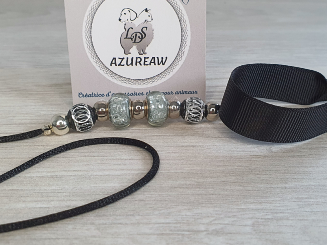 Laisse d’exposition Nuit élégante – Azureaw Laisse d’exposition cordon de satin et sous-gorge noir, perles argentées – Azureaw