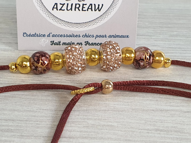 Laisse d’exposition cordon de satin chocolat, perles chocolat, champagnes et dorées – Azureaw