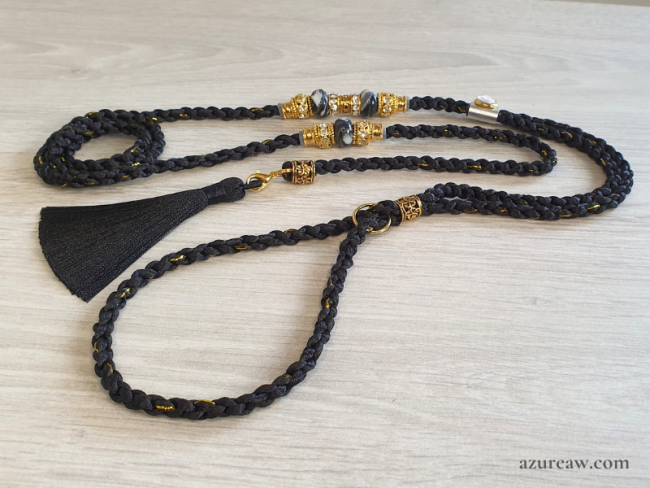 Laisse d’exposition Luxe pour grand chien noire et dorée avec perles et pompon | Azureaw