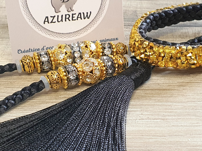 Laisse d’exposition canine Éclat Noir & Or Azureaw, noire avec sous-gorge pailleté, perles et pompon assorti , entièrement tressée main.
