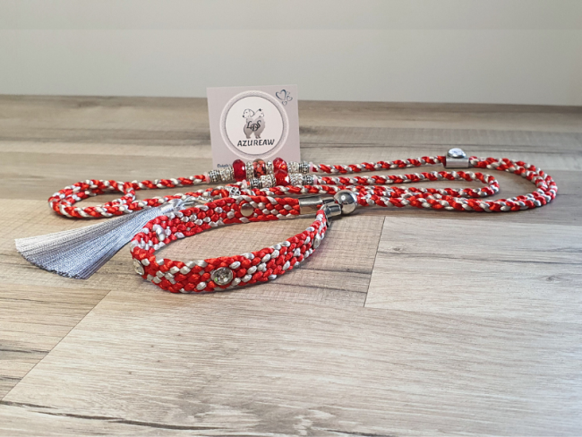 Laisse expositions canines LUXE CRISTAL ROUGE avec pompon  (rouge argenté) pour grand chien - Fait main