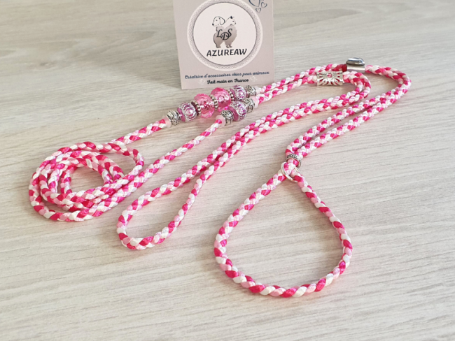 Laisse d’exposition Éclat Rosé Azureaw, tressée rose avec perles