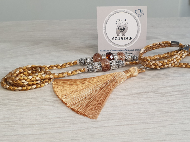 Laisse d’exposition canine Velours de caramel Azureaw, caramel et champagne avec perles, entièrement tressée main.