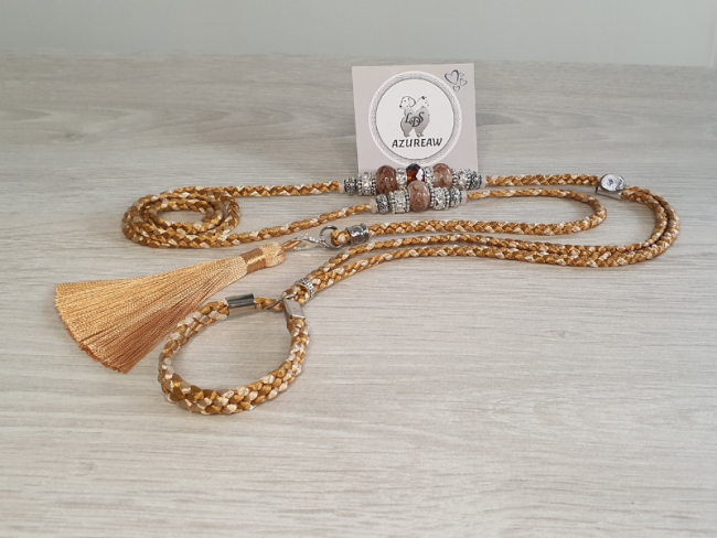 Laisse d’exposition canine Velours de caramel Azureaw, caramel et champagne avec perles, entièrement tressée main.