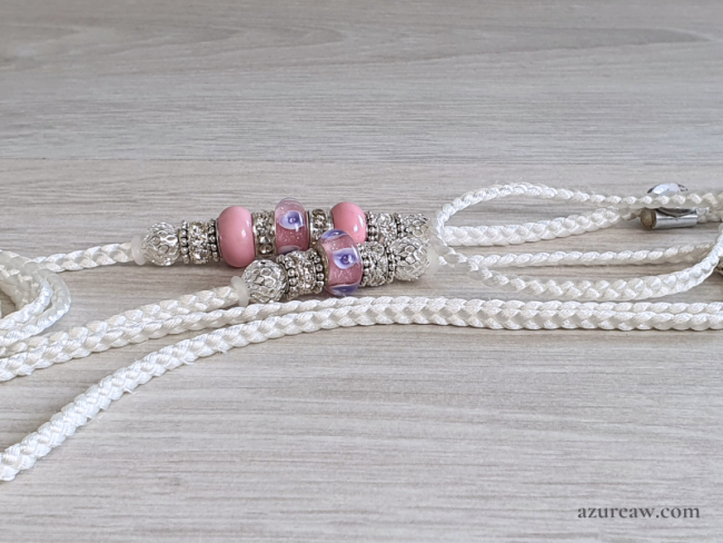 Laisse d’exposition Azureaw blanche tressée main avec perles rose et finition argentée pour chien