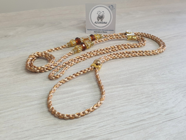 Laisse d’exposition canine Douceur d’Ambre Azureaw, champagne et caramel avec perles ambrées, entièrement tressée main.